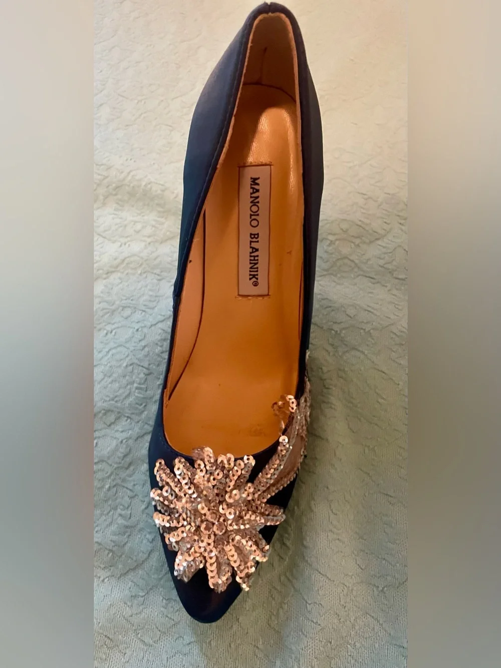 Manolo Blahnik Navy Satin Embellished Swan Pumps Size 6 - Picture 5 of 16